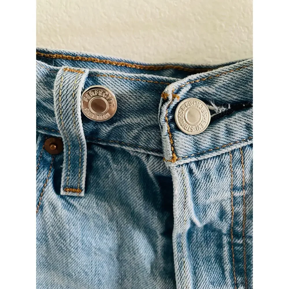 Levi’s 501 Distressed Denim Shorts High Rise Light Wash Cutoff 25 - Picture 7 of 10